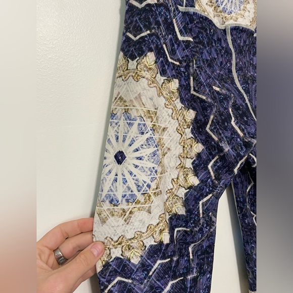 Wolven Reverie Leggings - Picture 7 of 7